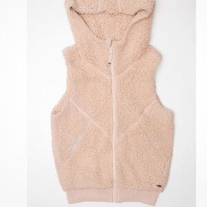 Prana Permafrost Hooded Fleece Vest, known for its cozy sherpa texture Med